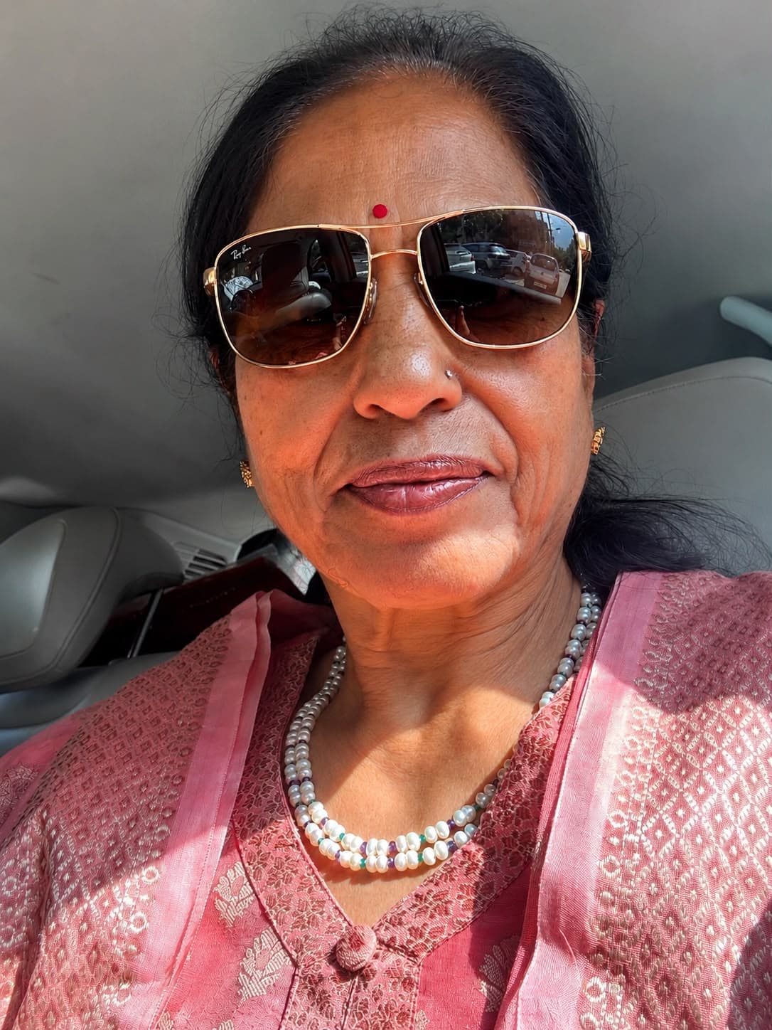 Madhu Sharma wearing MAHIDHA jewellery