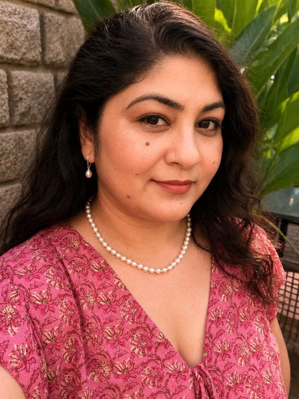 Anju wearing MAHIDHA jewellery
